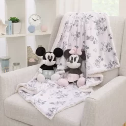 Disney Mickey & Minnie Plush Baby Blanket -Baby Land Shop GUEST c3b20288 8d22 4696 af56 2ae7c2a9d082